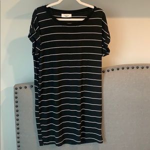 T-shirt Dress black and white